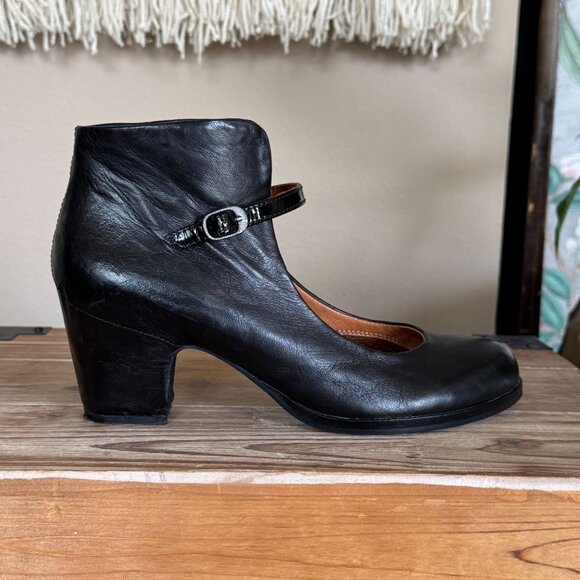 Gentle Souls by Kenneth Cole Top Cast Black Leather Maryjane Cuban Heel Size 7.5 - Picture 7 of 15